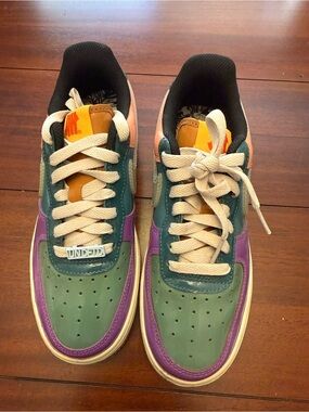Nike Size 4 Youth Excellent Condition